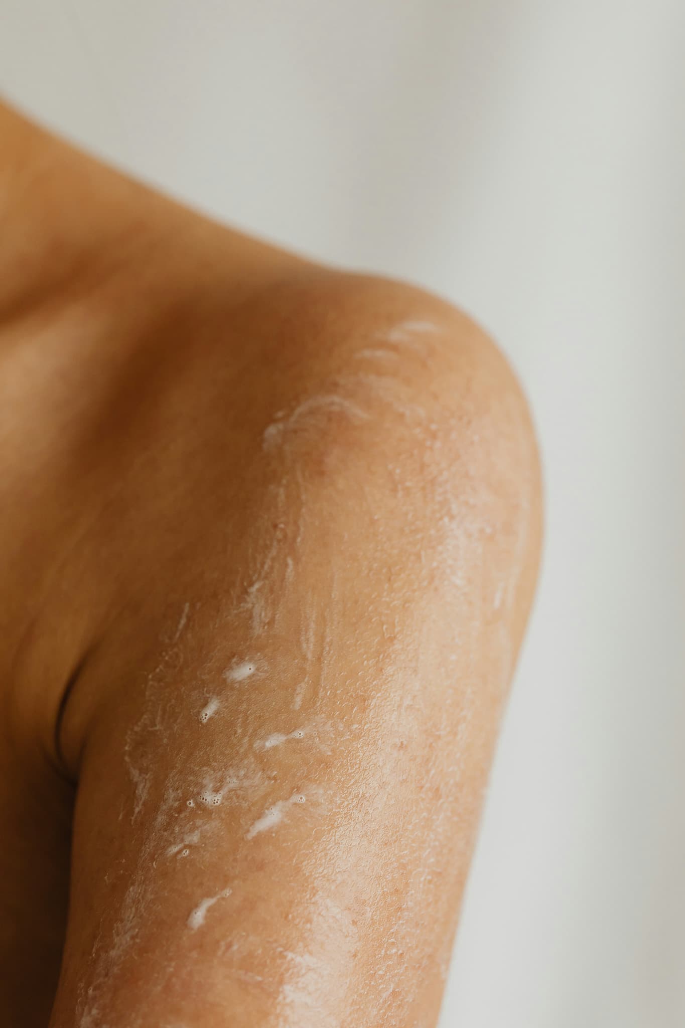 body lotion shoulder — 512 Skincare