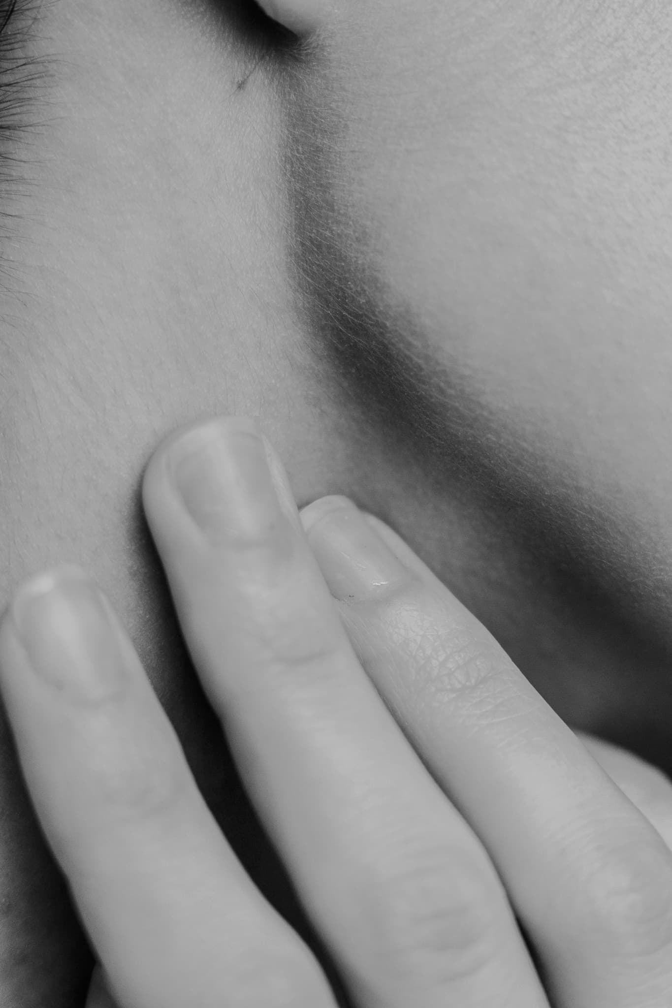 face cheek touch bw — 512 Skincare